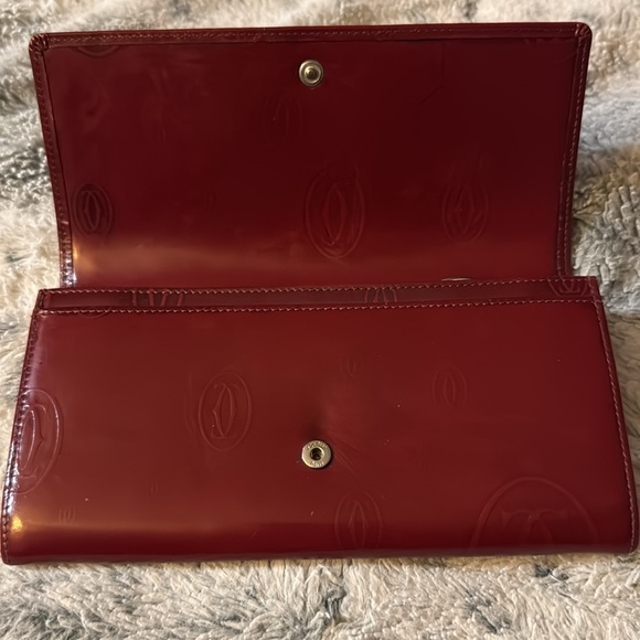 Women’s or Men’s Cartier Long Red Wallet! Preloved but no flaws! Snap is snappin - Picture 5 of 17